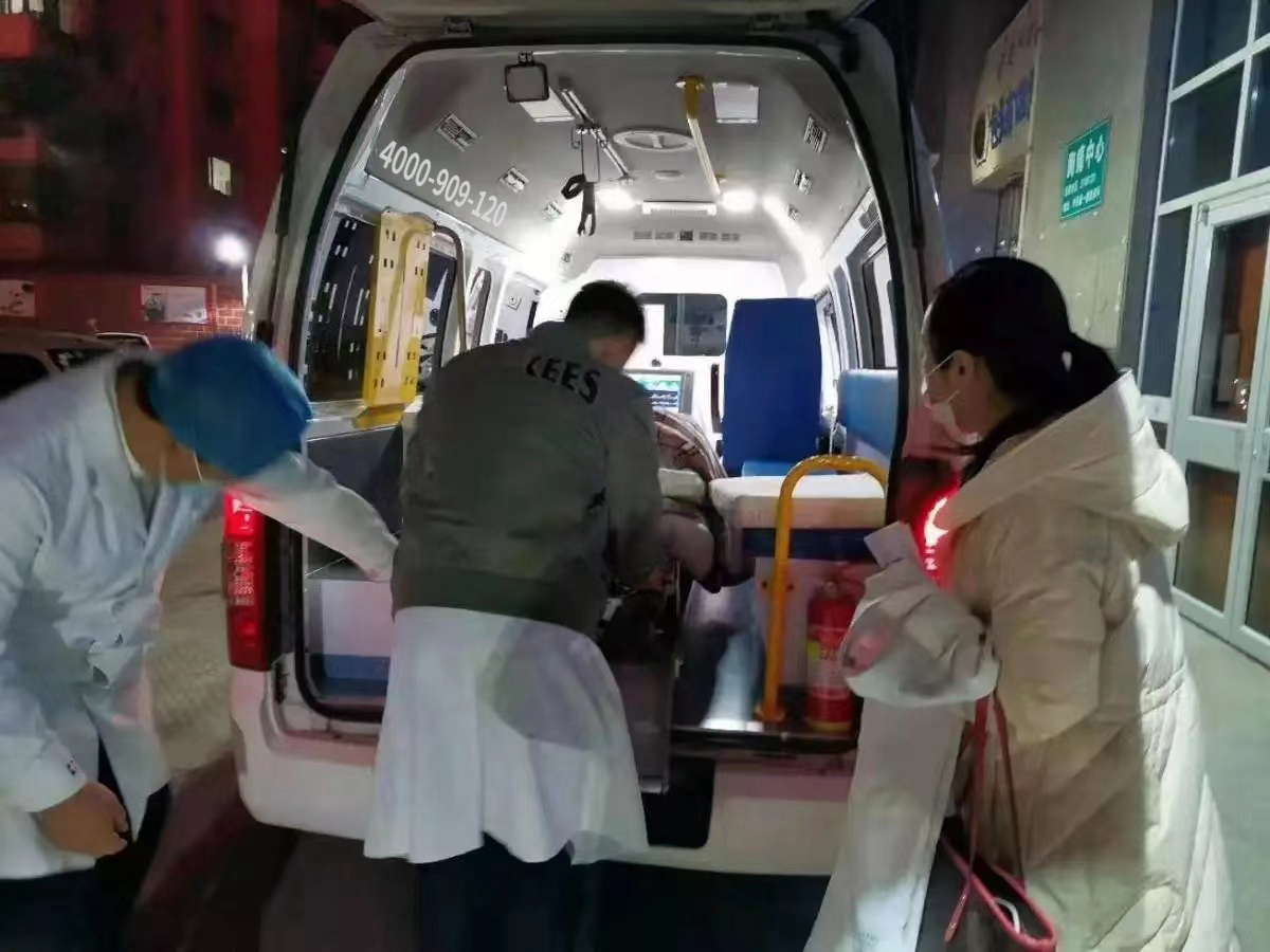 转诊病人同行者必读：急救车护送中心采选秘籍