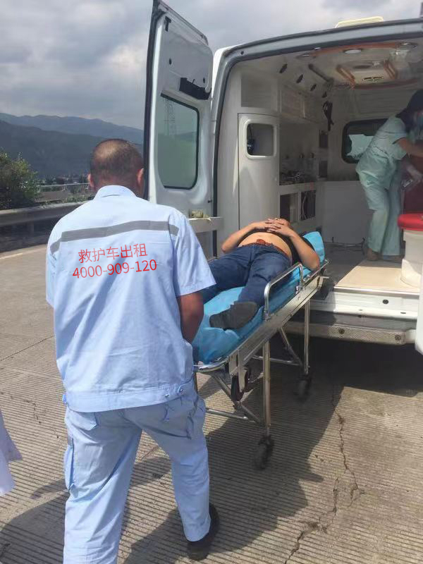 患者监护家属转院选北京市市内急救中心救护车？看看这个性价比攻略